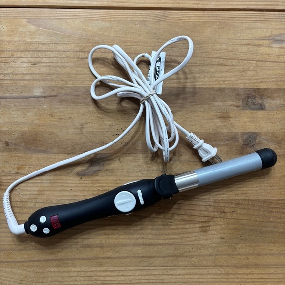 Beachwaver S1 black rotating hair curling iron - Picture 1 of 8